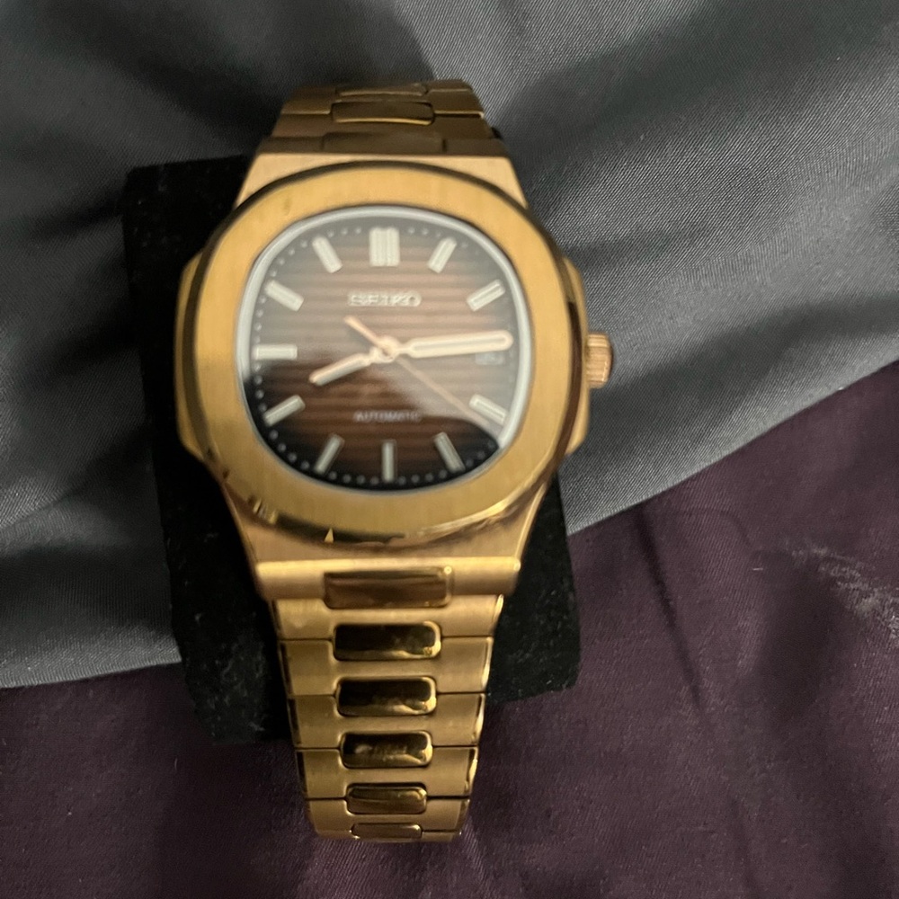 Seiko-Mod Rose Gold “Nautilus”